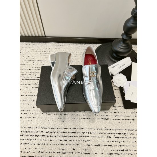 CHANEL Pumps and Slingbacks