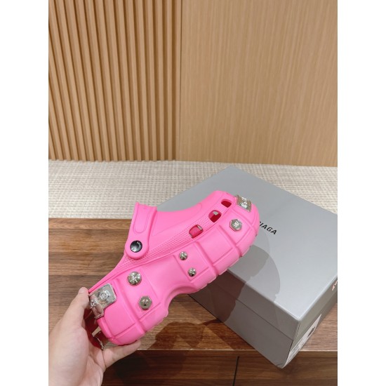  Balenciaga Slippers