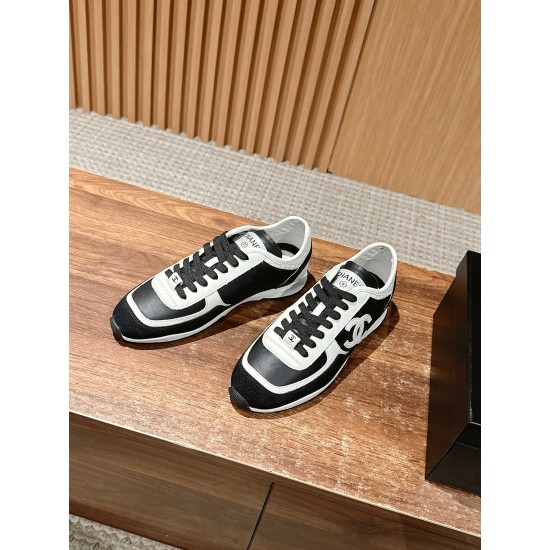 CHANEL Sneakers