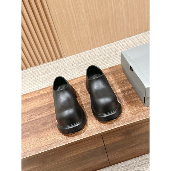  Balenciaga Slippers