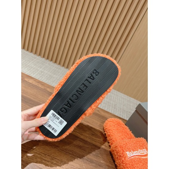  Balenciaga Slippers