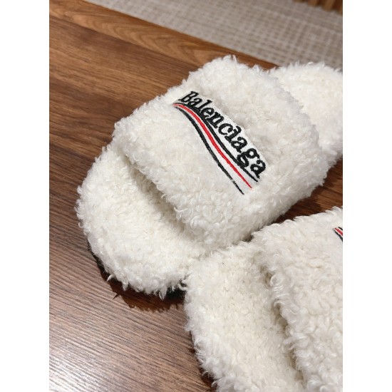  Balenciaga Slippers