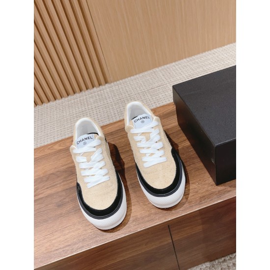 CHANEL Sneakers