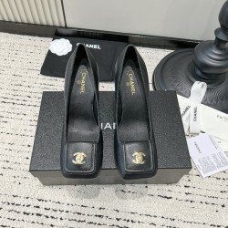 CHANEL Pumps and Slingbacks