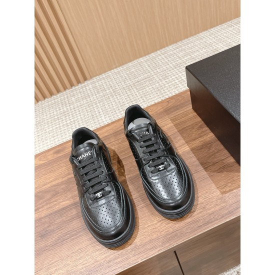 CHANEL Sneakers