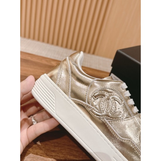 CHANEL Sneakers