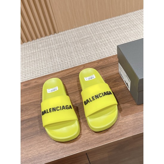  Balenciaga Slippers