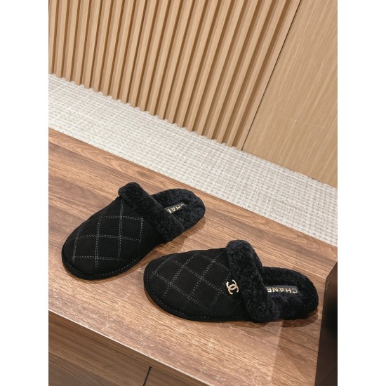 CHANEL Slippers