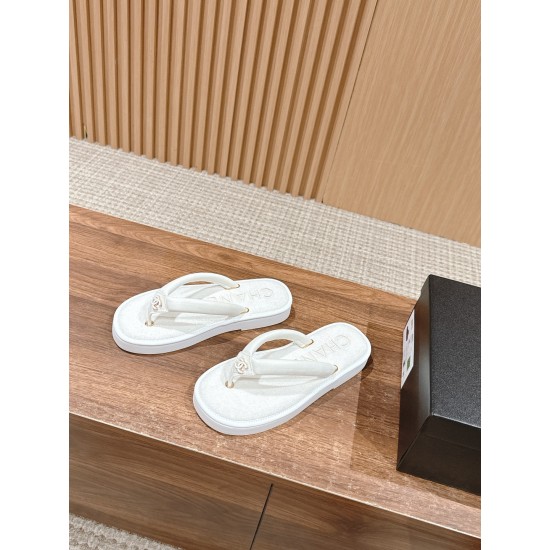 CHANEL Slippers