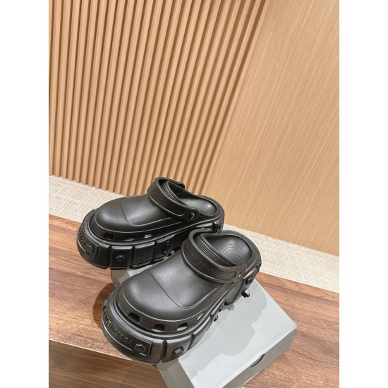  Balenciaga Slippers