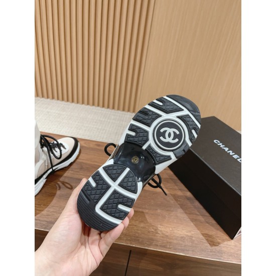 CHANEL Sneakers
