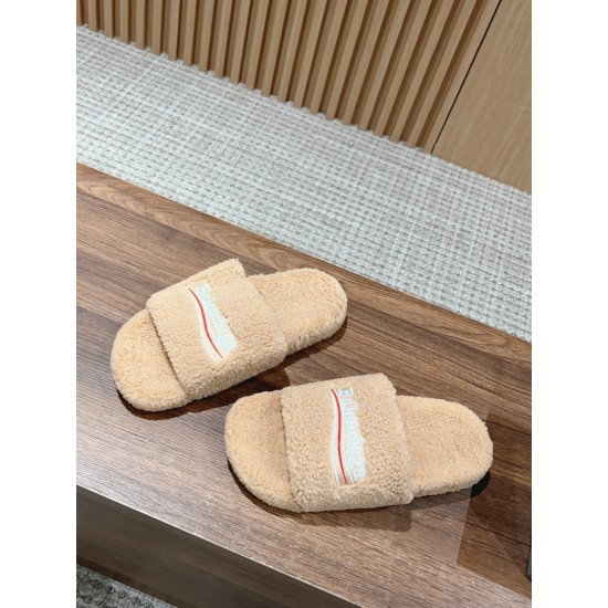  Balenciaga Slippers