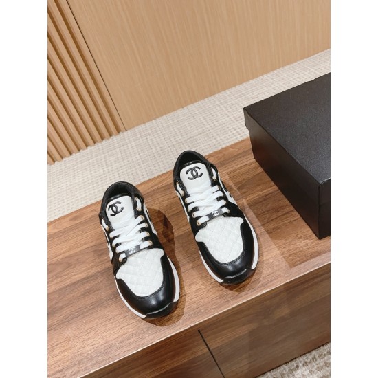 CHANEL Sneakers