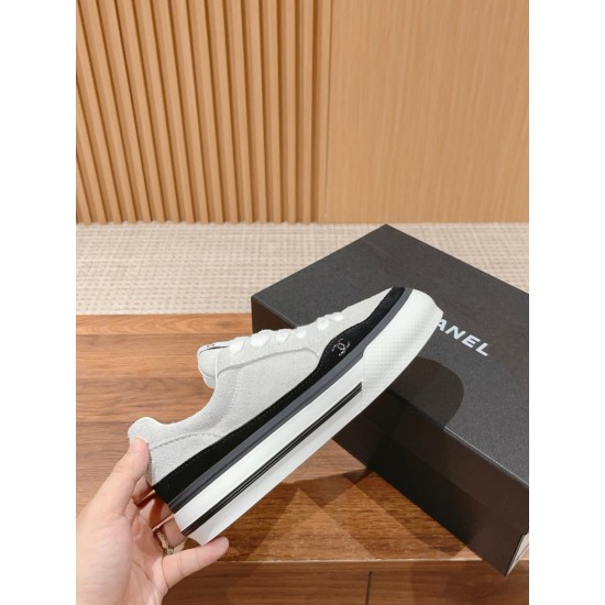 CHANEL Sneakers