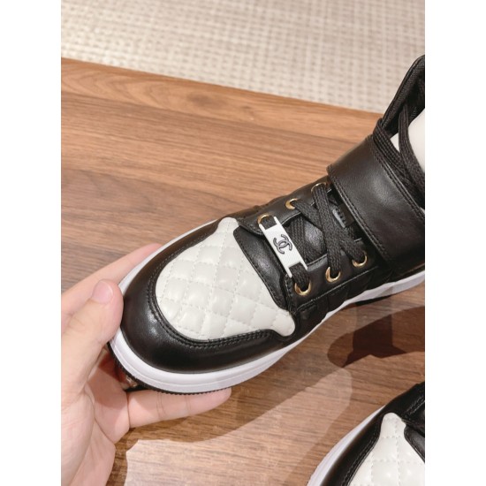 CHANEL Boots