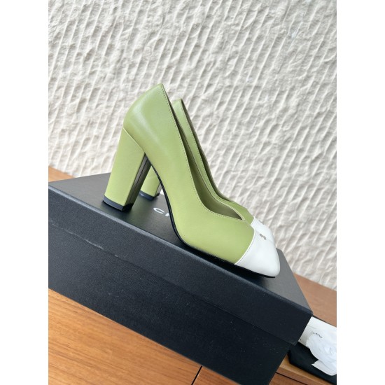 CHANEL Pumps and Slingbacks