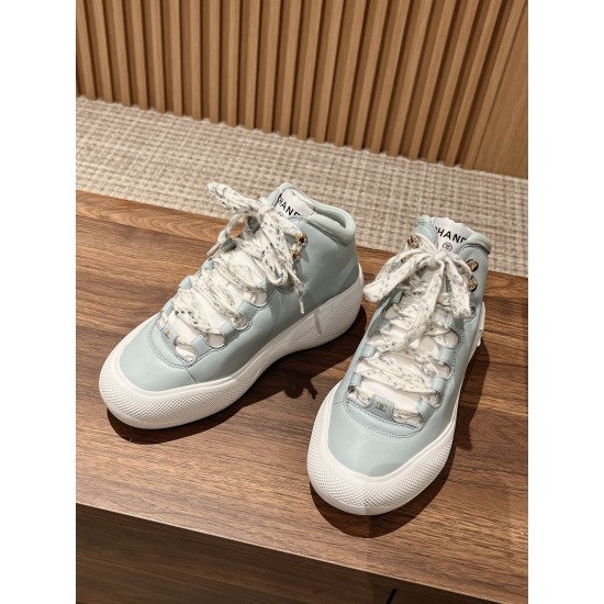 CHANEL Sneakers