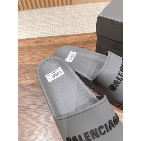  Balenciaga Slippers