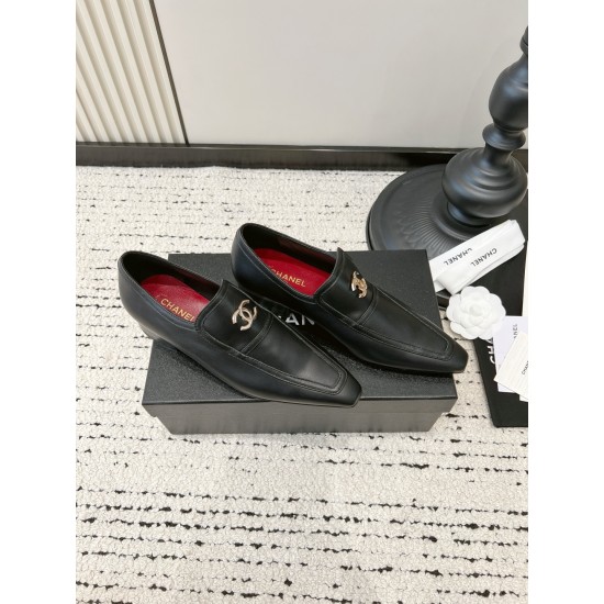 CHANEL Pumps and Slingbacks