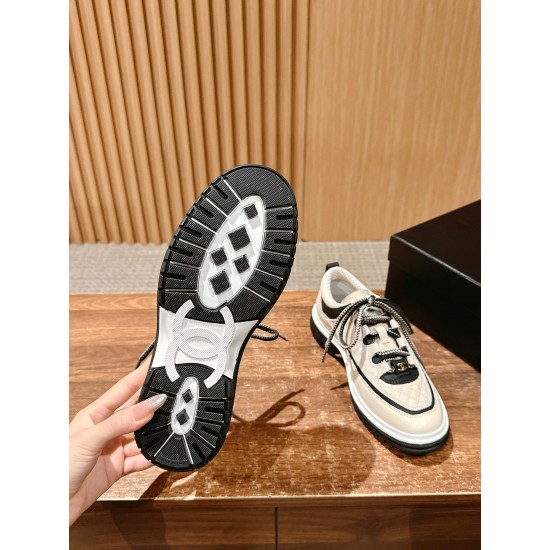 CHANEL Sneakers