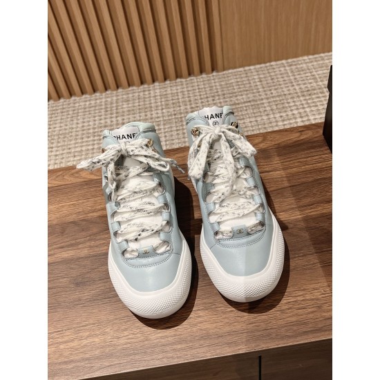 CHANEL Sneakers