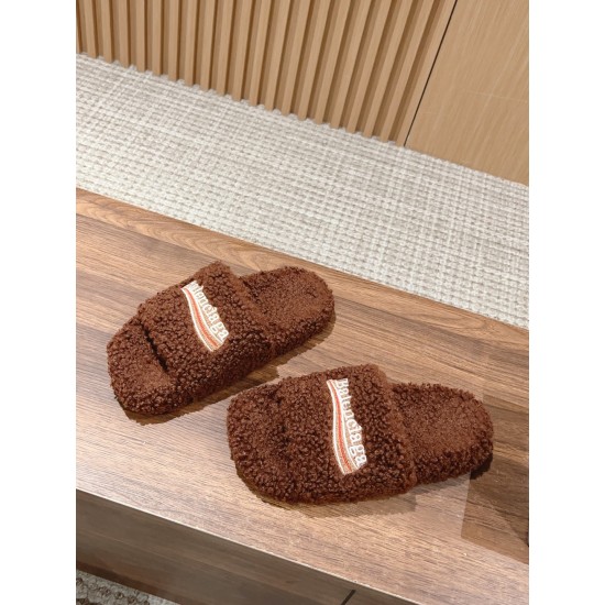  Balenciaga Slippers
