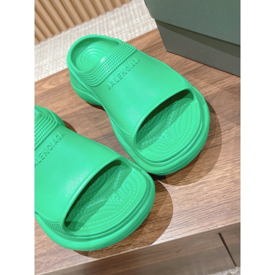  Balenciaga Slippers