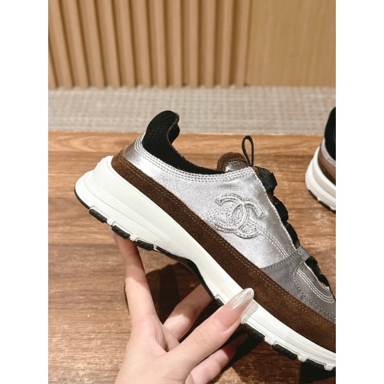 CHANEL Sneakers