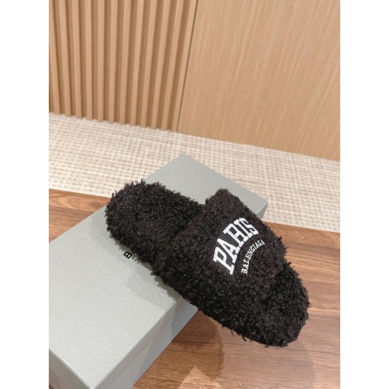  Balenciaga Slippers