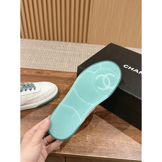 CHANEL Sneakers