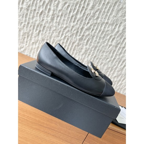 CHANEL Loafers