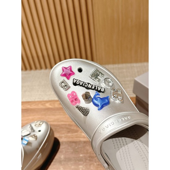  Balenciaga Slippers