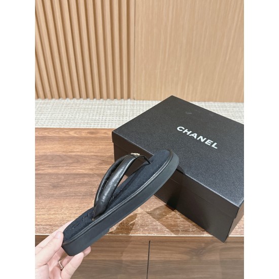 CHANEL Slippers
