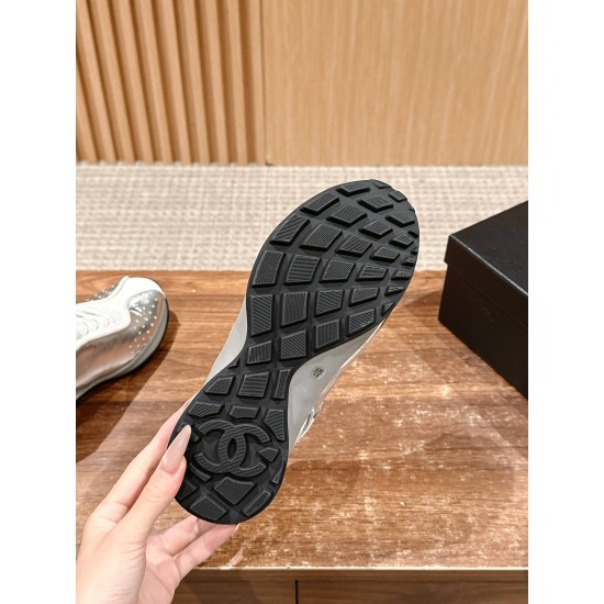 CHANEL Sneakers