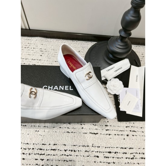 CHANEL Pumps and Slingbacks
