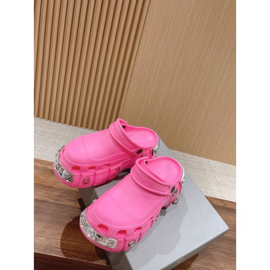  Balenciaga Slippers