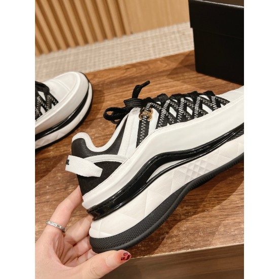 CHANEL Sneakers