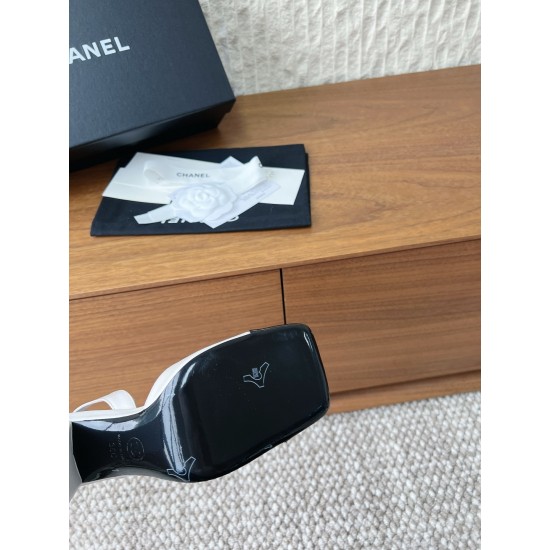 CHANEL Pumps and Slingbacks