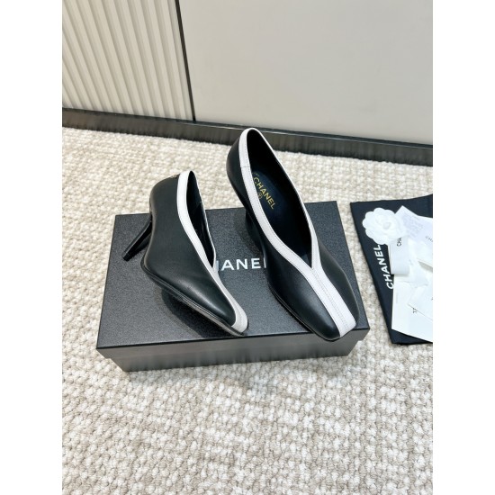 CHANEL Pumps and Slingbacks
