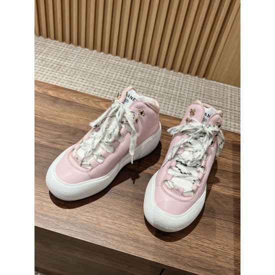 CHANEL Sneakers