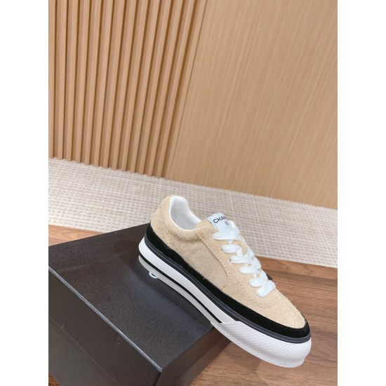 CHANEL Sneakers