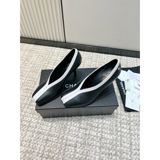 CHANEL Pumps and Slingbacks