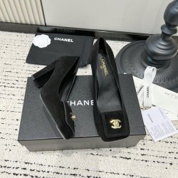CHANEL Pumps and Slingbacks