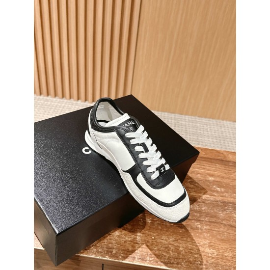 CHANEL Sneakers