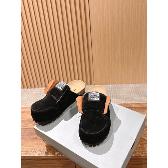  Balenciaga Slippers