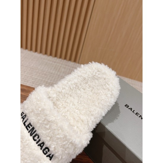  Balenciaga Slippers