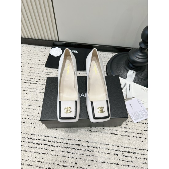 CHANEL Pumps and Slingbacks