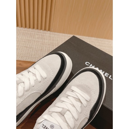 CHANEL Sneakers