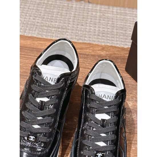CHANEL Sneakers