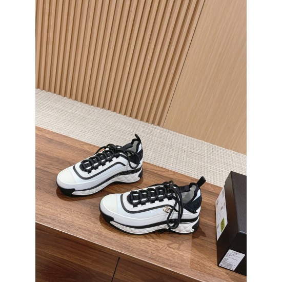 CHANEL Sneakers